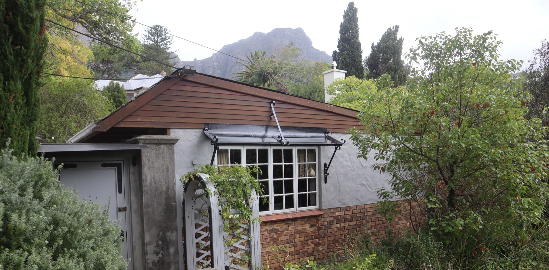 Custom awning on Cape Town home with Table Mountain